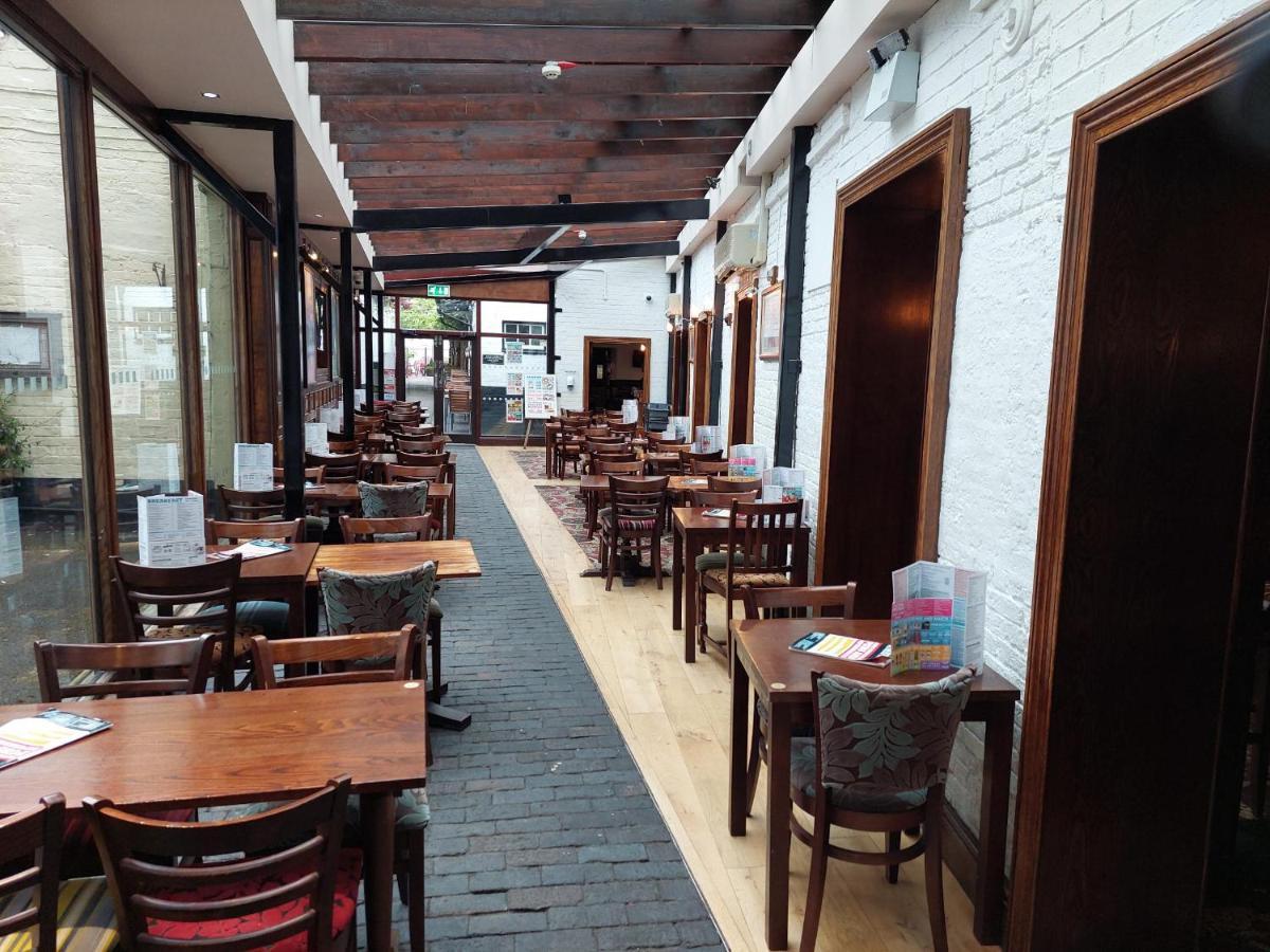 George Hotel Wetherspoon Бюдли Екстериор снимка